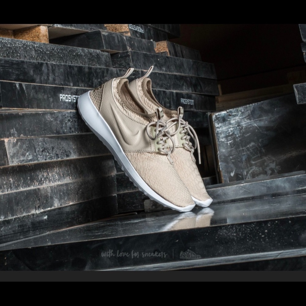 Nike Juvenate Womens 7 khaki natural neutral sneakers shoes